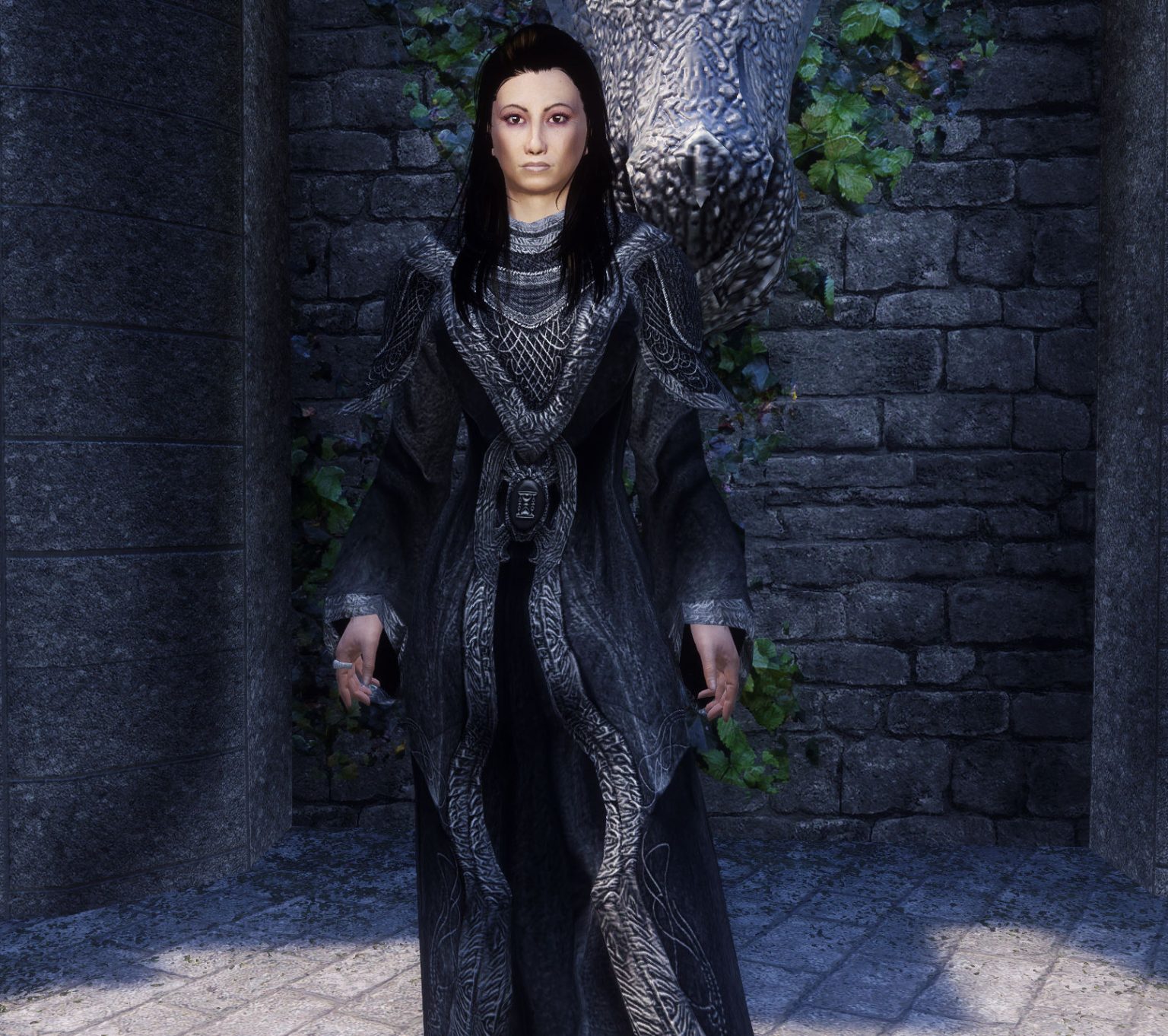 Top 7 Skyrim Opulent Outfits For Your Game - TBM | TheBestMods